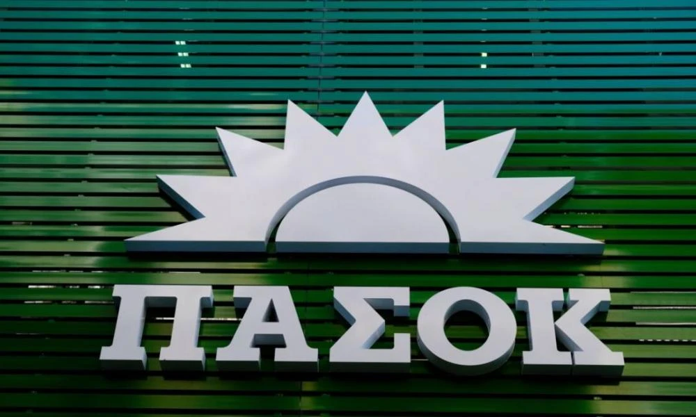 ΠΑΣΟΚ: Η προτροπή Μητσοτάκη στους υπουργούς «να βουτούν τη γλώσσα στο μυαλό» προκαλεί θυμηδία